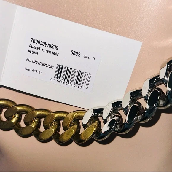 Stella McCartney: Two-Tone Bucket Frayme Chain-Link Crossbody Tote Bag - Picture 12 of 16